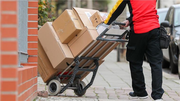 Im Internet häufen sich die Beschwerden über verantwortungslose Paketboten.
