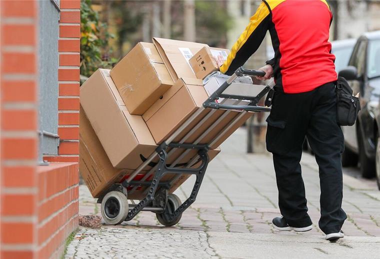 Im Internet häufen sich die Beschwerden über verantwortungslose Paketboten.