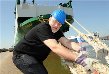 Im Jahr 2012 kam Gunnar Leidborg als Trainer zum REV Bremerhaven und hat sich gleich in einer landestypischen Pose gezeigt.