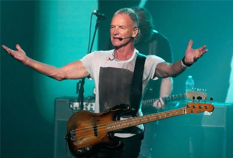Sting sucht die Herausforderung: „Es ist wie eine Droge“ Im Juni und Oktober gibt Sting mit seinem Powertrio mehrere Konzerte in Deutschland. (Archivbild)