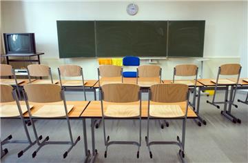 Im Kampf gegen den Lehrermangel setzt Bremerhaven jetzt auf Studenten und pensionierte Lehrer. 