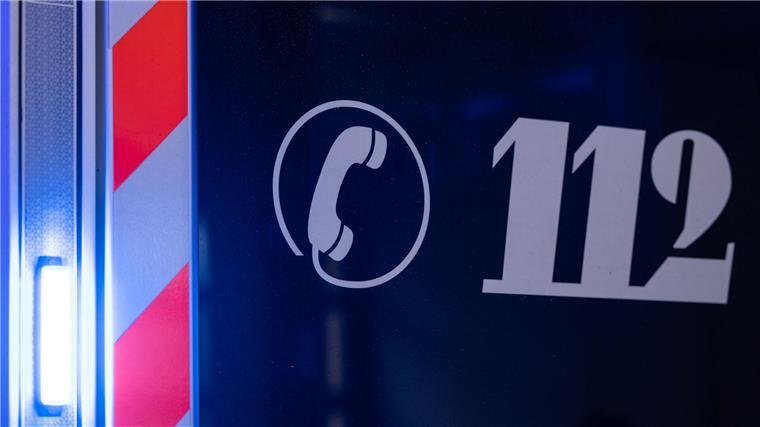 Müllhaufen brennen - Löscharbeiten dauern an Im Landkreis Friesland kommt es zu einem Großbrand. (Symbolbild)