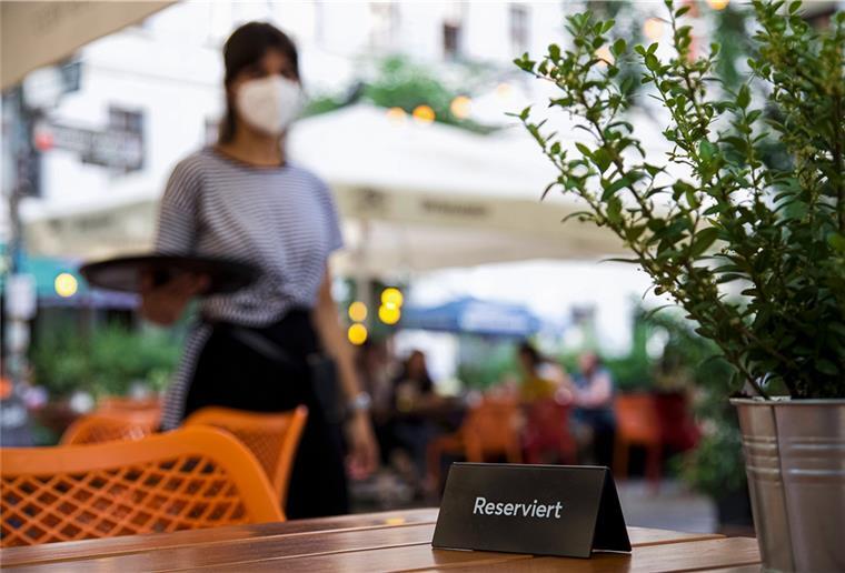 Wesermarsch: Den Hotels und Restaurants laufen die Mitarbeiter weg Im Landkreis haben 2020 rund 200 Köche, Servicekräfte und Hotelangestellte dem Gastgewerbe den Rücken gekehrt.