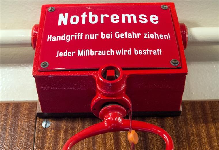 Corona: Kreis Rotenburg muss Notbremse ziehen Im Landkreis Rotenburg gibt es zu viele Corona-Neuinfektionen. Deshalb greift nun die sogenannte Notbremse.