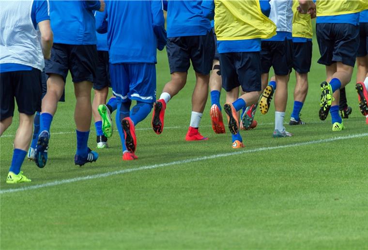 Mannschaftssport: Wettkämpfe sind wieder möglich Im Mannschaftssport dürfen wieder Teams zu Wettkämpfen gegeneinander antreten.
