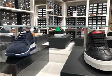 Schuhe im neuen Mein Outlet & Shopping-Center Bremerhaven