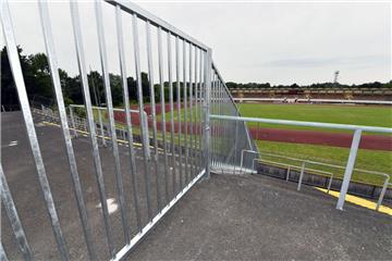 Im Nordseestadion ist alles bereit für das DFB-Pokalspiel.  Rund um die Arena könnte es heute Verkehrsprobleme geben. Foto Scheschonka 