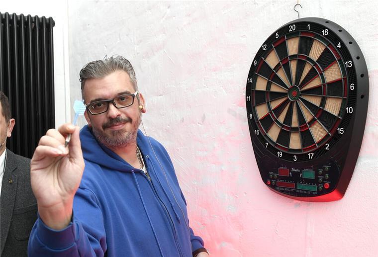 Die Darts-Welt trauert: Legende Tomas „Shorty“ Seyler ist tot Im November 2016 war Tomas „Shorty“ Seyler bei „Leute in der Losche“ der NORDSEE-ZEITUNG zu Gast. Am Donnerstag verstarb die Darts-Legende.