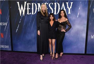 Im November 2022 kam die erste Staffel und wurde ein Riesenhit - nun steht fest, wann die zweite Staffel von „Wednesday“ startet.