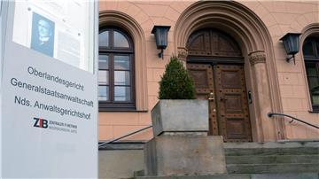 Im Oberlandesgericht Celle startet der Prozess gegen eine mutmaßliche Unterstützerin der Terrormiliz „Islamischer Staat“. (Archivbild)