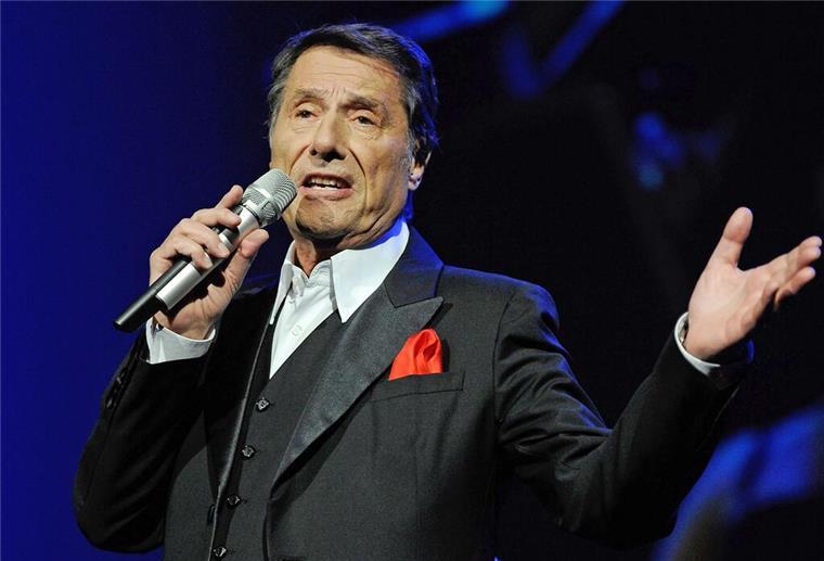 Auktionshaus versteigert Erinnerungsstücke von Udo Jürgens Im Rahmen einer Online-Auktion werden im Januar in Köln rund 100 Gegenstände aus dem Besitz des Sängers Udo Jürgens versteigert.