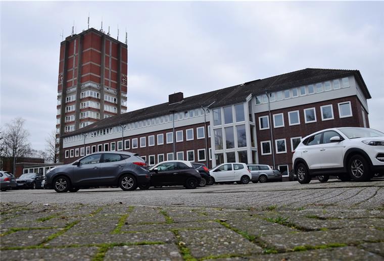 Hunderte Kinder, Millionen Quadratmeter Grünes Im Rathaus und Rathausturm arbeitet ein Teil der Beschäftigten bei der Stadt. Insgesamt hatte sie 2019 373 Mitarbeiterinnen und Mitarbeiter.