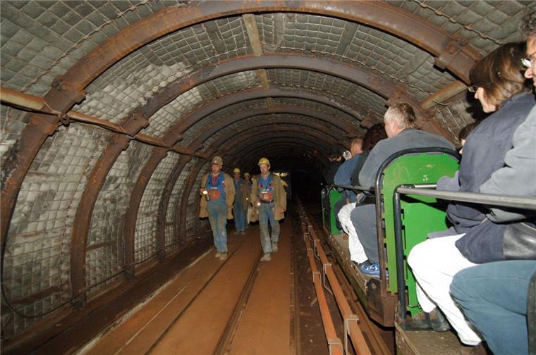 Explosion im Salzbergwerk Berchtesgaden - Vier Verletzte Im Salzbergwerk Berchtesgaden hat es eine Explosion gegeben.