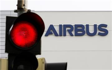 Im schlimmsten Fall könnten 300 Stellen am Airbus-Standort in Bremen von Streichungen und Verlegungen betroffen sein.