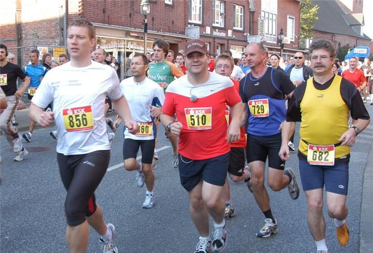 Otterndorf? „Wer weiß denn sowas?“: Elton klärt Kai Pflaume auf Moderator Elton 2007 beim Zehn-Kilometer-Lauf in Otterndorf.
