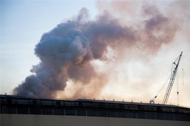 Lürssen-Werft: Das passiert jetzt nach dem Großbrand Im September hatte es in der Lürssen-Werft einen Großbrand gegeben.
