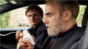 Im „Tatort: Schweigen“ geht es um Kindesmissbrauch durch Kirchenmänner. Der Krimi läuft am 01.12. im Ersten.