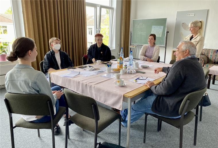 Unterstützung für Geflüchtete: Dorumer Welcome Point sucht Helfer Im Team herrscht immer gute Laune. "Wir unterstützen uns gegenseitig, einer für den anderen", sagt Gemeindemitarbeiter Reinhold Grünholz.