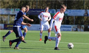 Im Viertelfinale des Bezirkspokals Weser-Ems erzielte Jan-Niklas Wiese (am Ball) in der 26. Minute das 2:0 für die Braker. Er traf auch zum 8:1 gegen den klassentieferen Heidmühler FC.