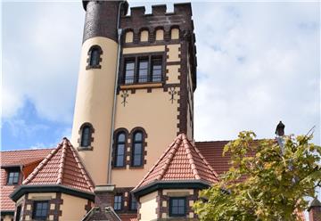 Im Weserschlösschen am Blexer Fähranleger wird es einen Restaurant- und einen Hotelbereich geben.