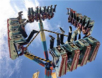 Im "X-Factor" geht es beim Frühjahrsmarkt in Bremerhaven hoch hinaus.