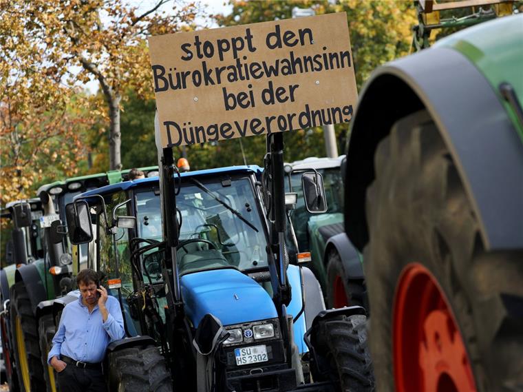 Landwirte demonstrieren: Verkehrsbehinderungen auch in Bremerhaven erwartet Im Zuge bundesweiter Bauernproteste werden am Dienstag auch in Bremerhaven Traktoren unterwegs sein.