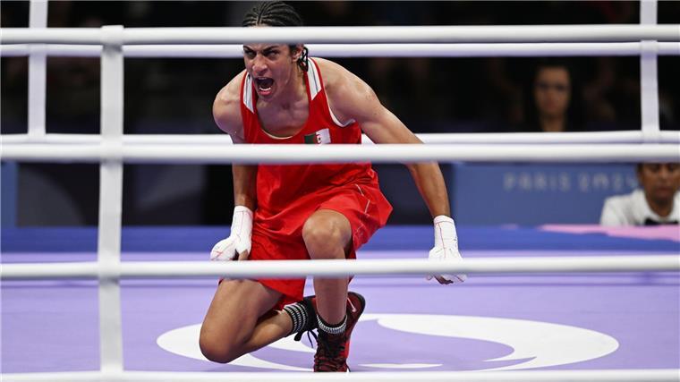 Box-Boss attackiert Bach und IOC - „Zerstören den Sport“ Imane Khalif bejubelt ihren Sieg.