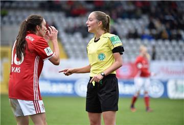 Imke Lohmeyer pfeift Spiele von Männern, aber bei den Frauen auch bis in die Bundesliga.