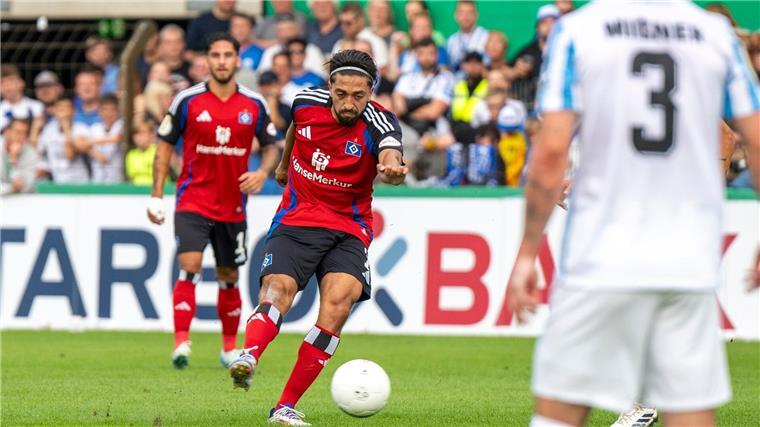 Selke trifft: Hamburger SV in Meppen ohne Mühe Immanuel Pherai brachte den HSV früh in Führung.