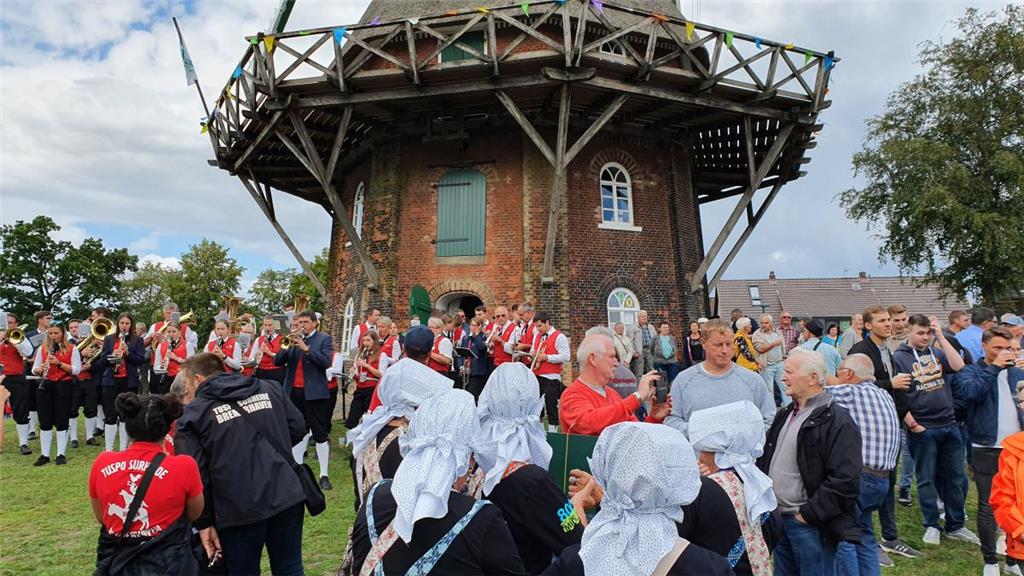 Immer ein Anziehungspunkt: die historische Midlumer Mühle. Foto: Leuschner
