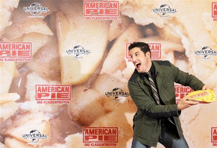 25 Jahre „American Pie“: Kann man den heute noch gucken? Immer für einen Apfelkuchen zu haben: Schauspieler Jason Biggs aus „American Pie“