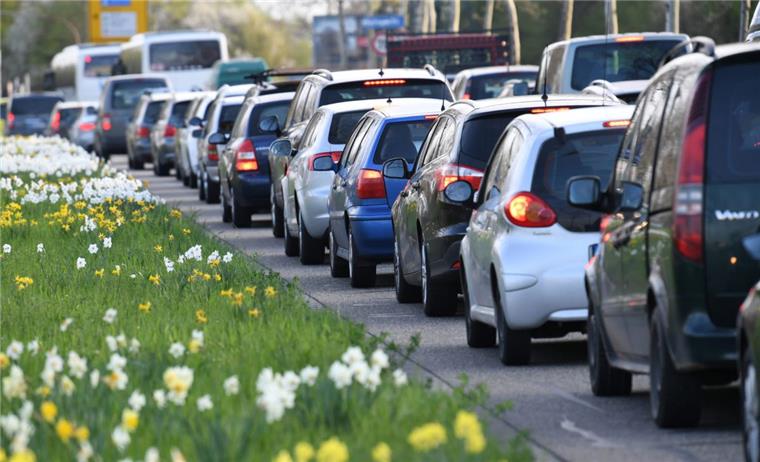 So viele Berufspendler kommen nach Bremerhaven Immer mehr Berufspendler kommen zum Arbeiten nach Bremerhaven.