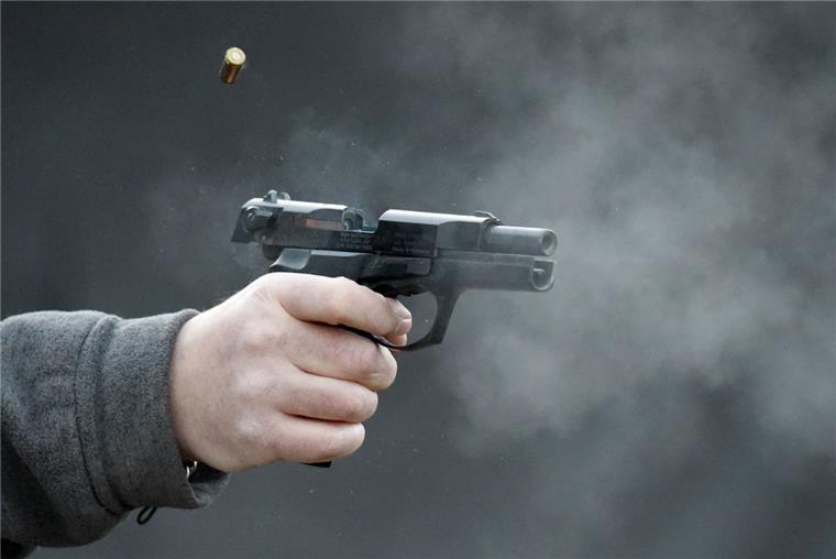 Immer mehr Bremerhavener fühlen sich unsicher und wollen sich mit Pfefferspray und Schreckschusswaffen schützen.