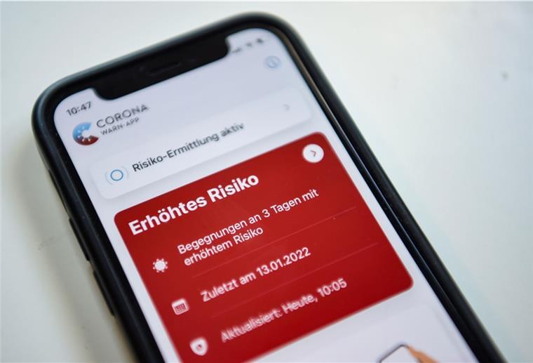 Hier solltet Ihr die Corona-Warn-App besser abschalten Immer mehr Menschen hatten in den letzten Tagen diese Warnung auf ihrem Handy.