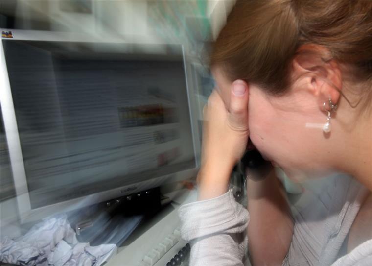 Immer mehr Menschen leiden an Burnout Immer mehr Menschen kriegen Burnout.