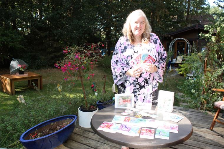 Lehnstedterin Heidemarie Rothe als Spiele-Erfinderin erfolgreich Immer neue Ideen hat die Ku¨nstlerin und Spieleentwicklerin Heidemarie Rothe aus Lehnstedt. Foto: Kistner
