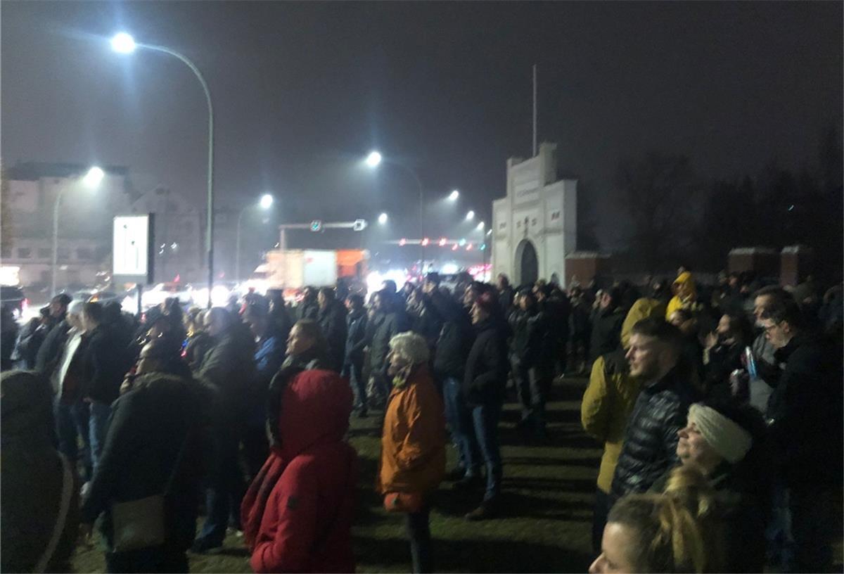 Menschenansammlung in Bremerhaven-Mitte