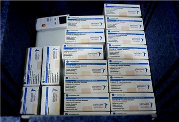 Impfdosen des US-Pharmakonzerns Johnson & Johnson kommen zu den Hausärzten.