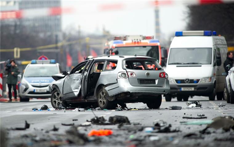 Autobombe tötet 43-Jährigen in Berlin - Kein Terroranschlag In Berlin ist ein Autofahrer bei einer Explosion seines Wagens ums Leben gekommen.
