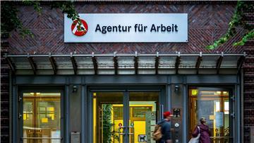 In Bremen sind mehr Menschen auf Jobsuche als vor einem Jahr. (Archivbild)