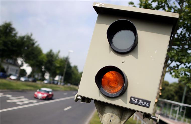 Bremen: Unbekannte klauen Blitzer von Ampelkreuzung In Bremen wurde ein Blitzer geklaut.