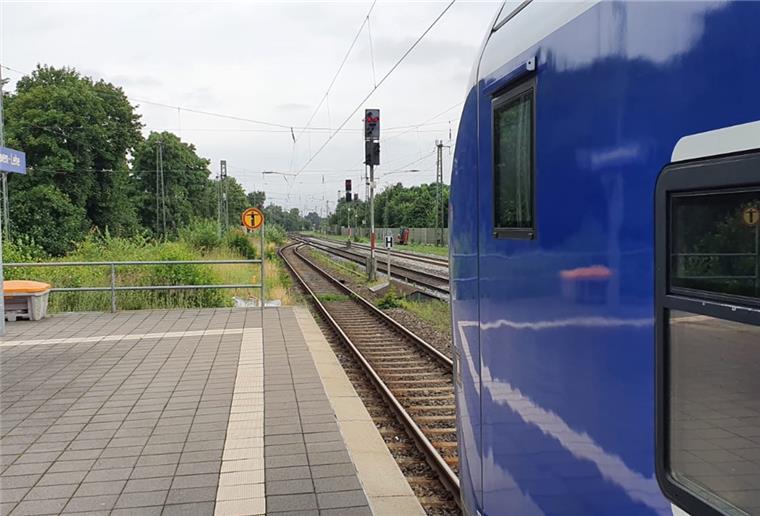 Lehe: Verkürzter Bahnsteig wird wieder verlängert In Bremerhaven-Lehe muss der Bahnsteig verlängert werden.