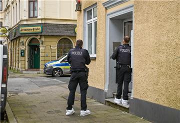 In Bremerhaven-Lehe sind Schüsse gefallen: Ein Lokal in der Frenssenstraße wurde beschossen, verletzt wurde niemand. Die Polizei sucht nach Zeugen.