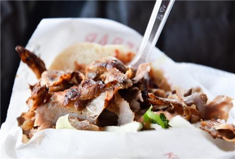 In Bremerhaven wird appetitlicher Döner serviert.