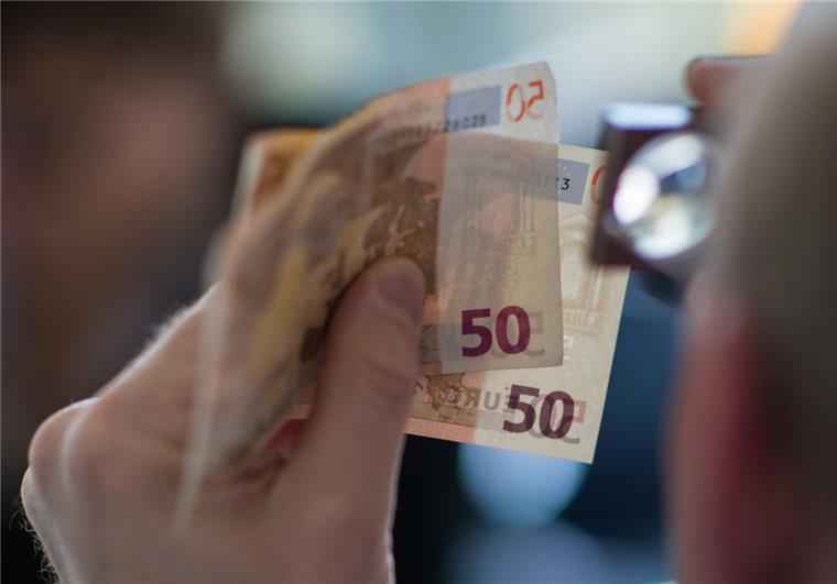 Bremerhaven: Es taucht vermehrt Falschgeld auf In Bremerhaven wurde jetzt vermehrt Falschgeld in den Umlauf gebracht.