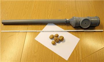 In Bremervörde wurden drei junge Männer mit einer Kartoffelkanone erwischt. Das Symbolbild zeigt wie eine solche Schusswaffe aussehen kann.