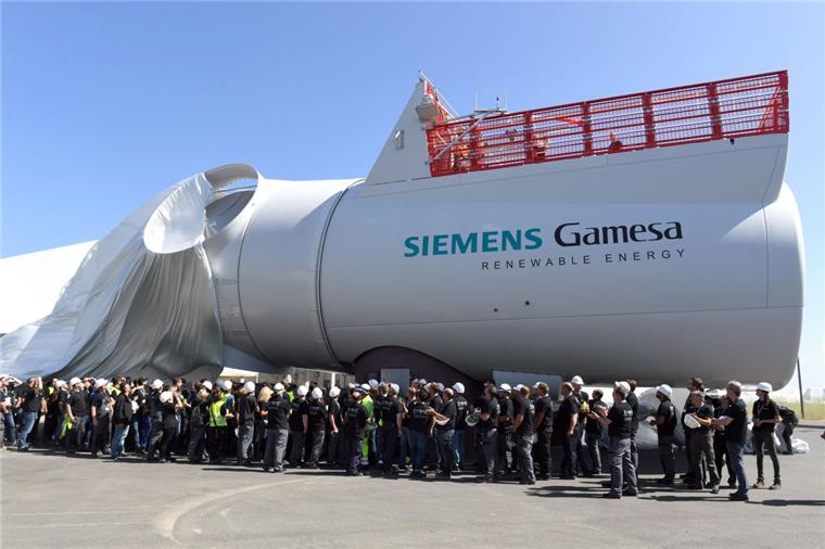 Cuxhaven: Offizieller Startschuss für Offshore-Windkraftwerk In Cuxhaven wurde das Werk von Siemens Gamesa feierlich eröffnet.