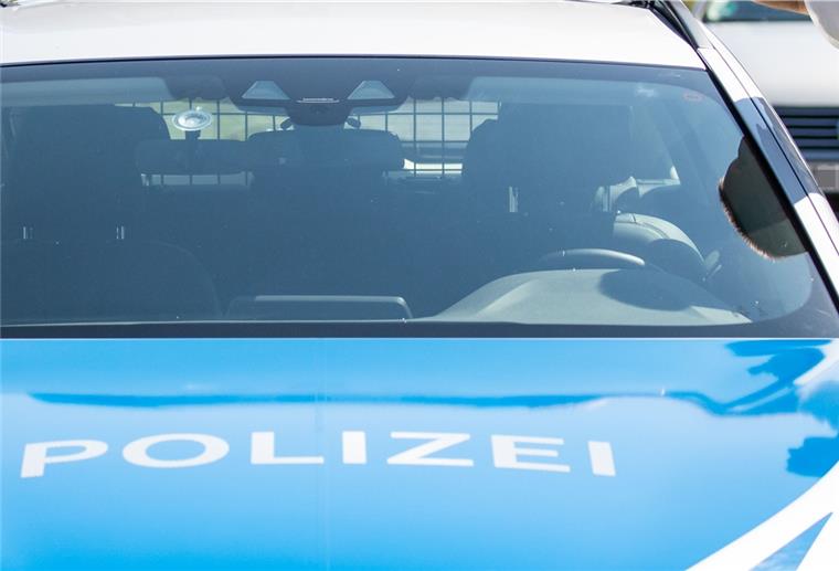 Handtaschenraub in Cuxhaven: 90-Jährige stürzt In Cuxhaven wurde eine 90Jährige bei einem Raub zu Boden gebracht.