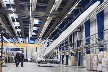 In Dänemark wird die Anlage von Adwen und LM Wind Power getestet. Gebaut wird sie später auf dem früheren Flughafen Luneort.