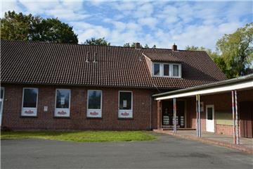 In das Gebäude der alten Grundschule könnte eine Kindertagesstätte einziehen.
